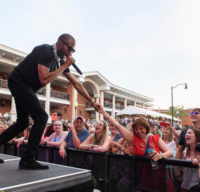 Singer performing on the Oxford Square