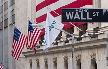 Wall Street, US. Photo by "Carlos Delgado; CC-BY-SA