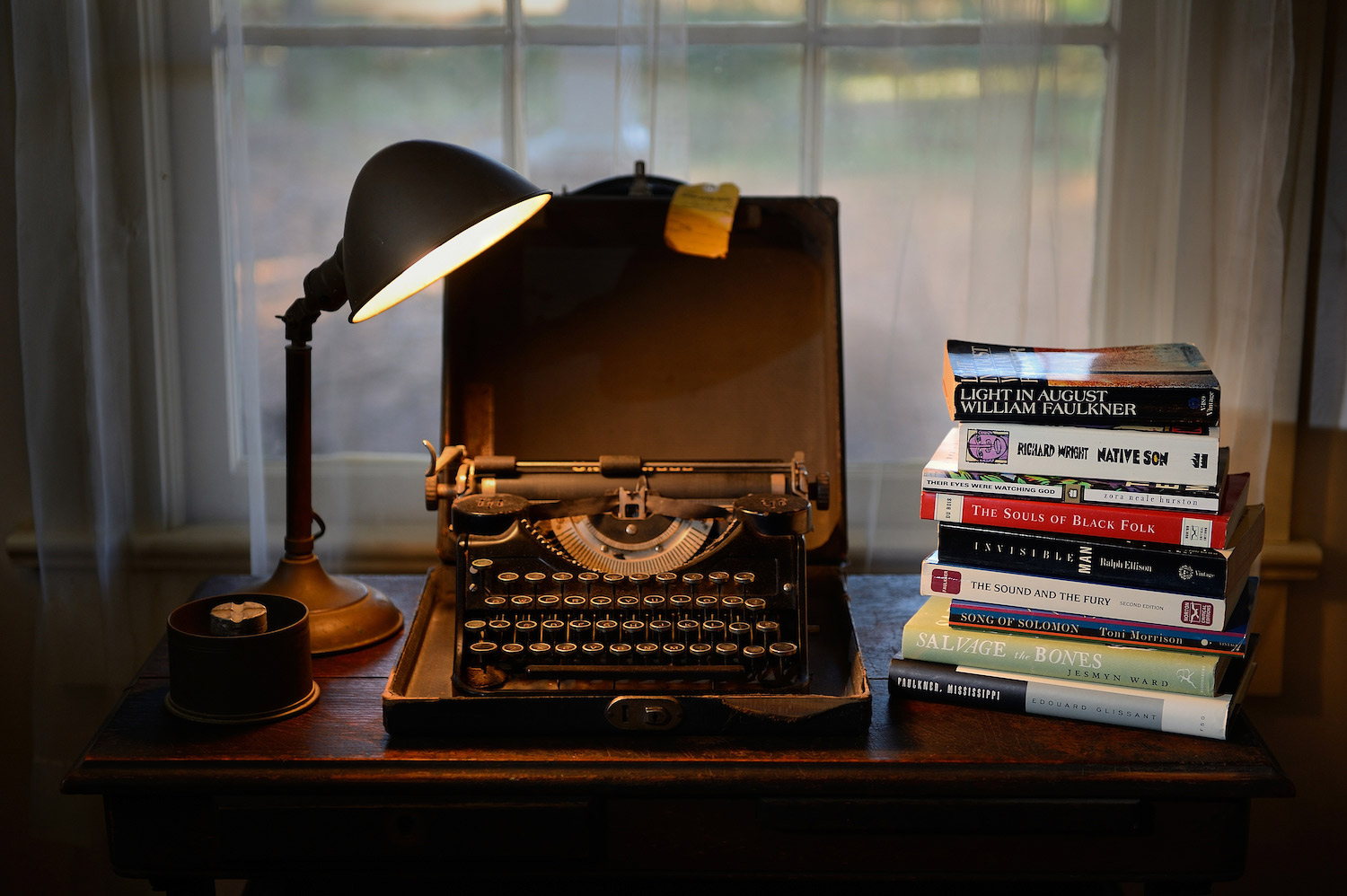 Faulkner's typewriter on desk