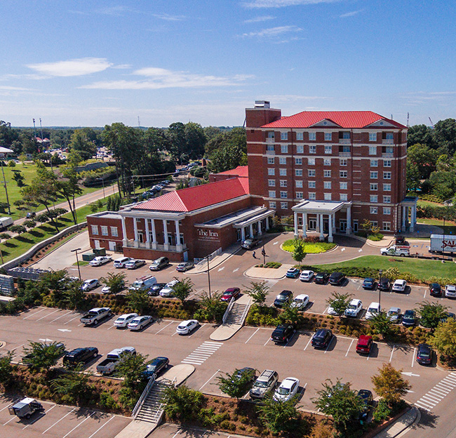 The Inn at Ole Miss on a sunny day.