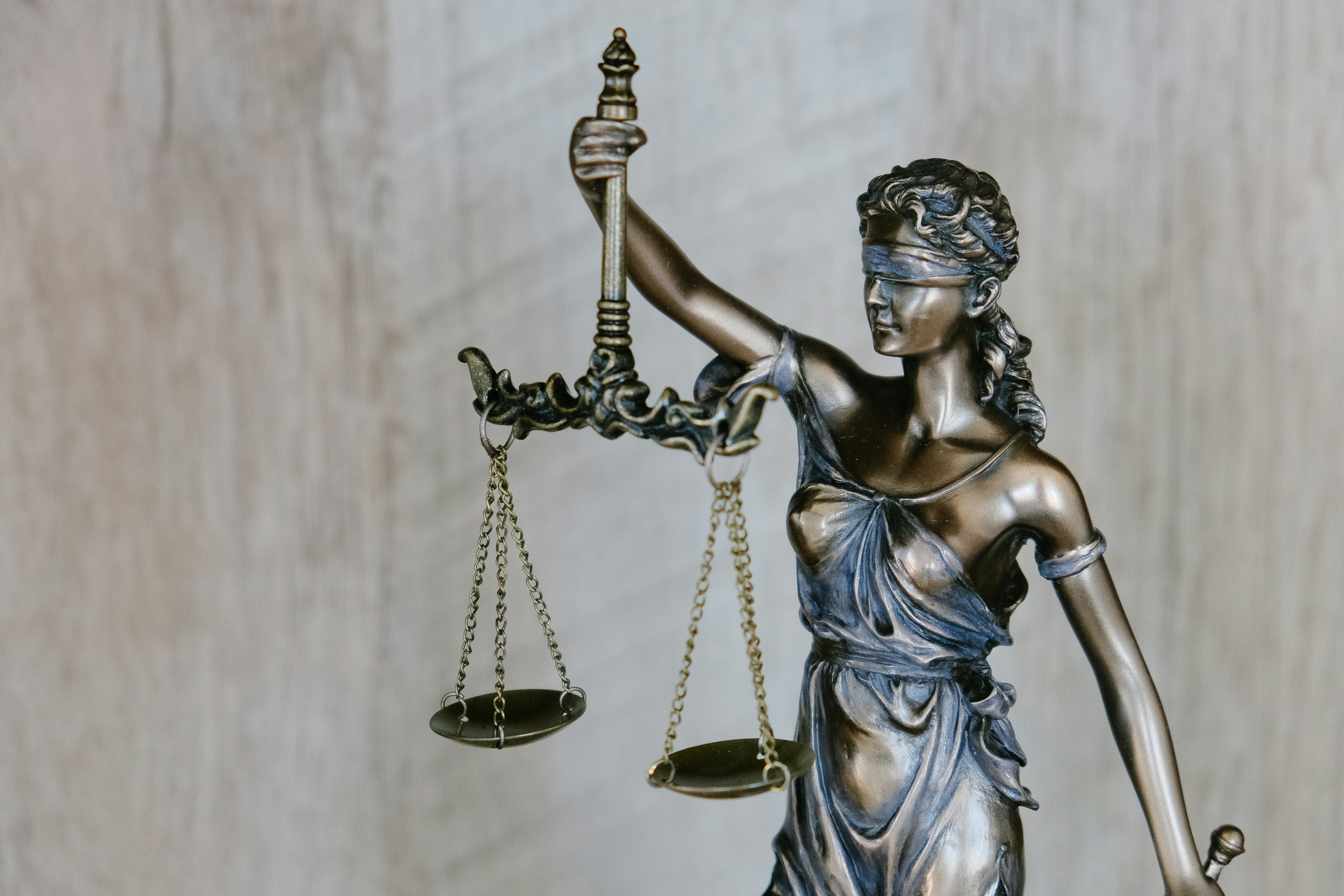 law statue