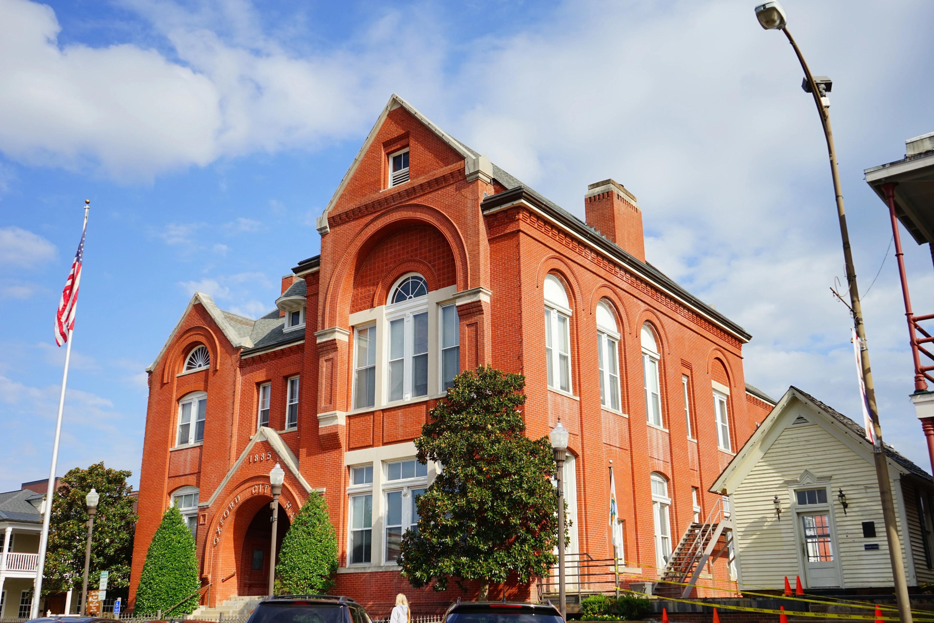 Photo of City Hall in Oxford, MS.