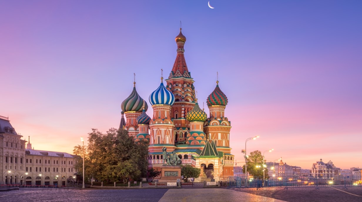 image of the colorful St. Basil's cathedral in Moscow, Russia