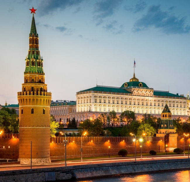 image of the Russian Kremlin building next to a river