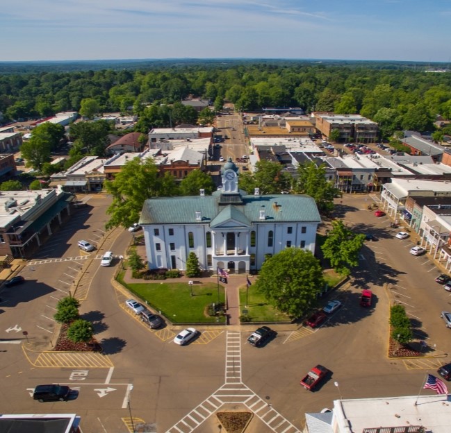 Aerial photo of the Oxford Square with the courthouse in the middle