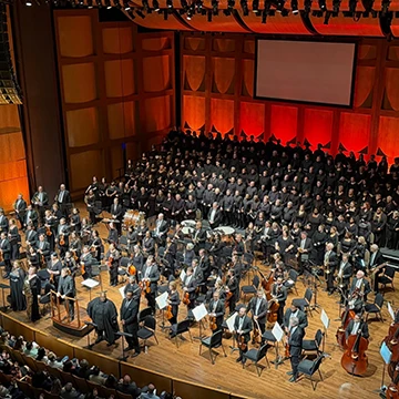 Ole Miss Choir and the Memphis Symphony Orchestra perform in the Ford Center