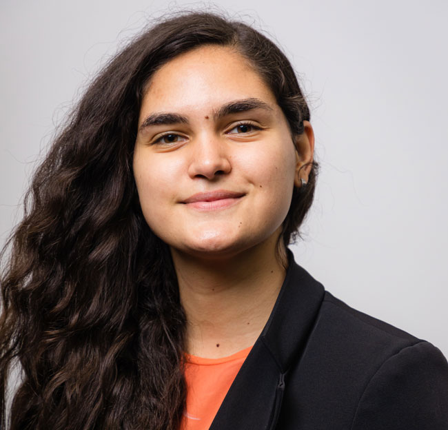 Headshot of Ana Clara Zaiden