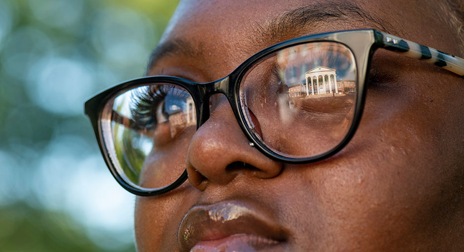 Lyceum in the reflection of a girl's glasses