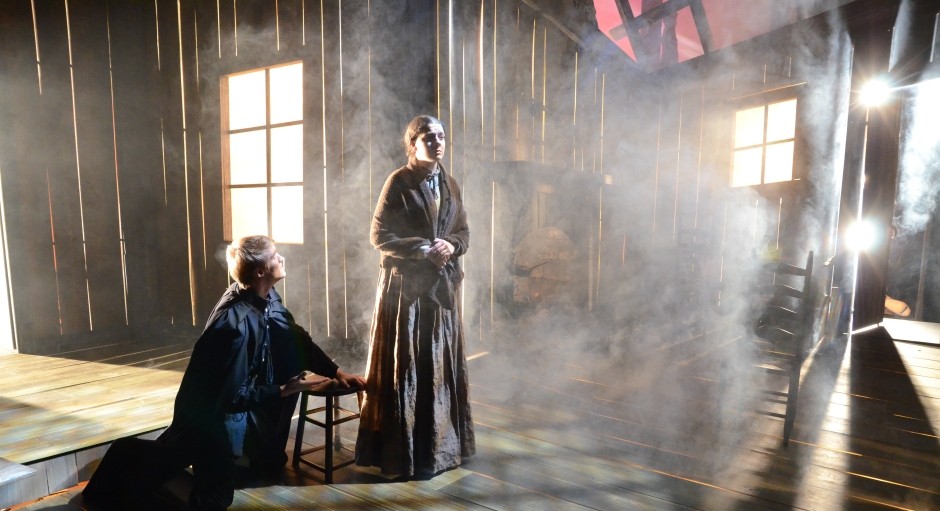 image of actors on the stage 