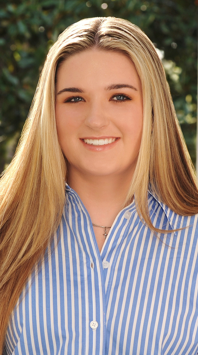 Headshot of a young woman.