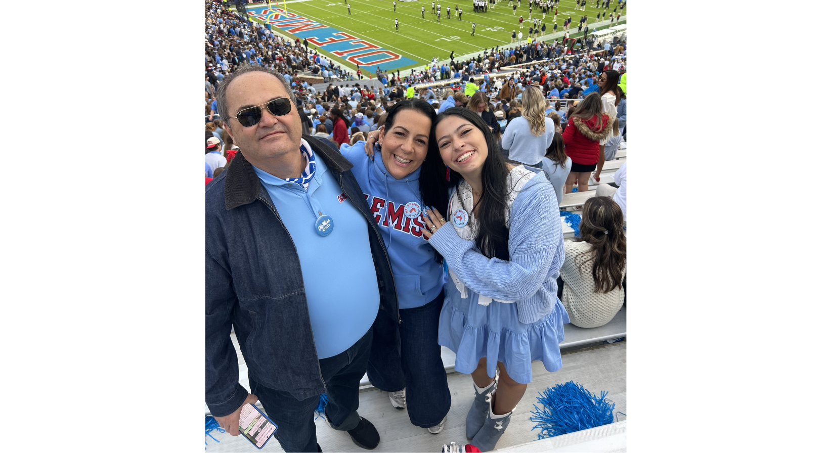 Image of Antonella Rescigno with her mom and dad.
