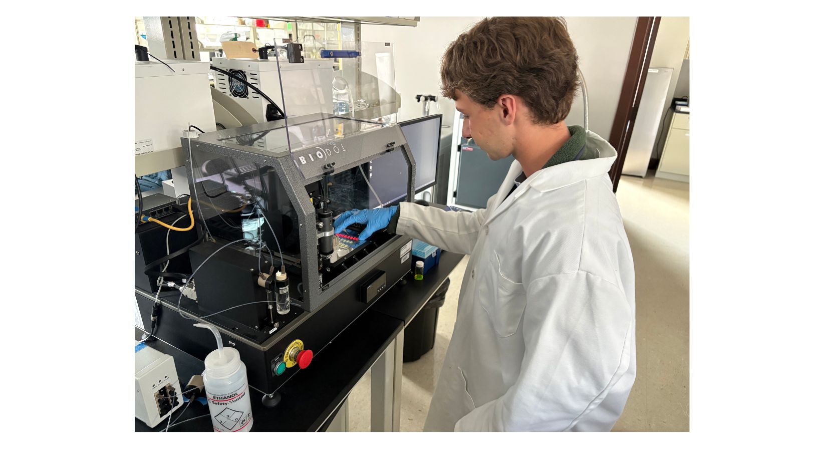 Image of Heath Stevens in a research laboratory.