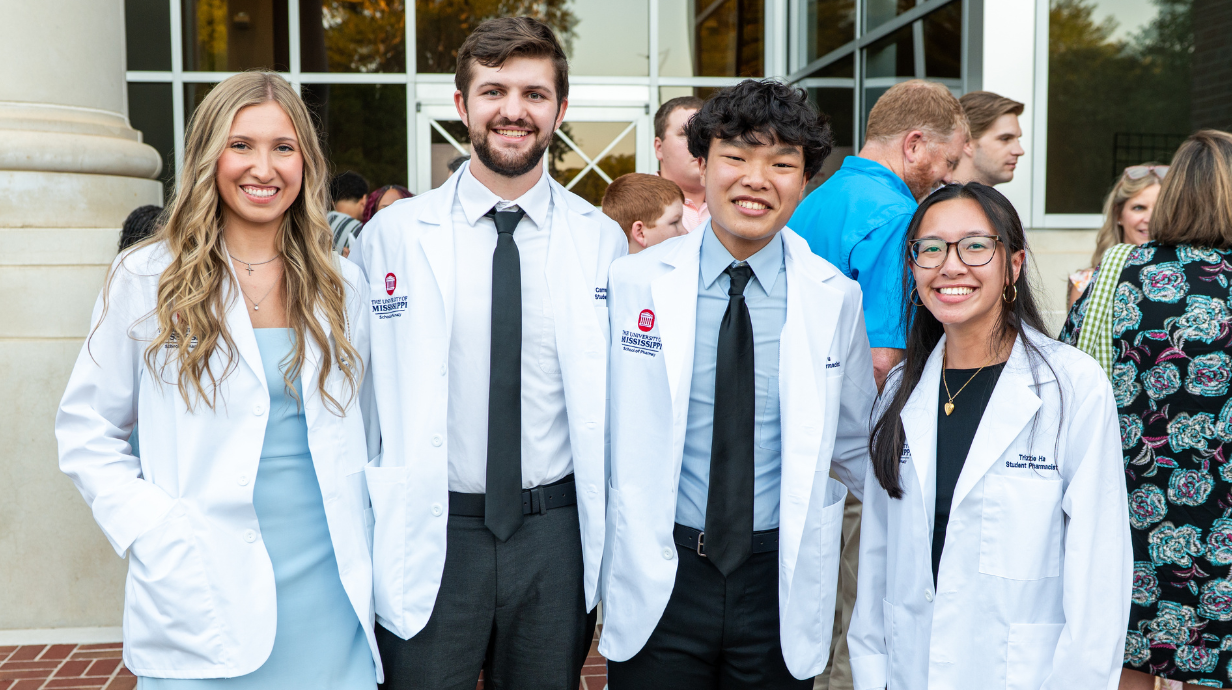 group of pharmD students at the white coat ceremony.