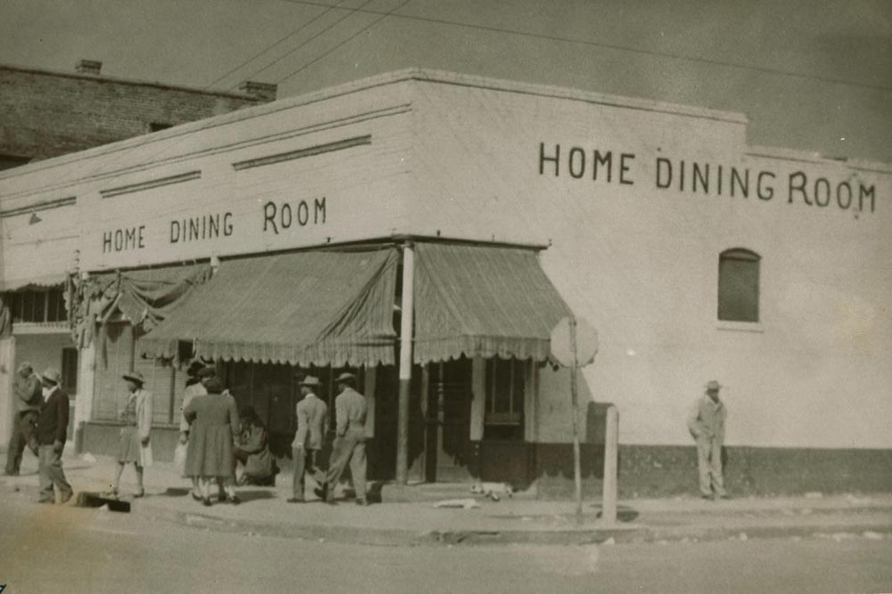 Image of thriving Dining Room on Farish Street in 1947