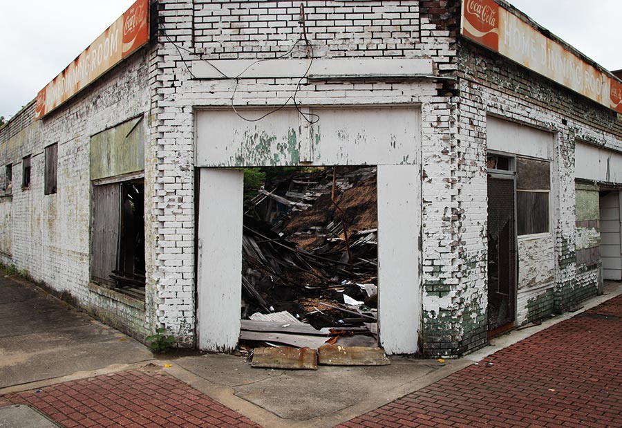 Image of the dilapidated Dining Room today